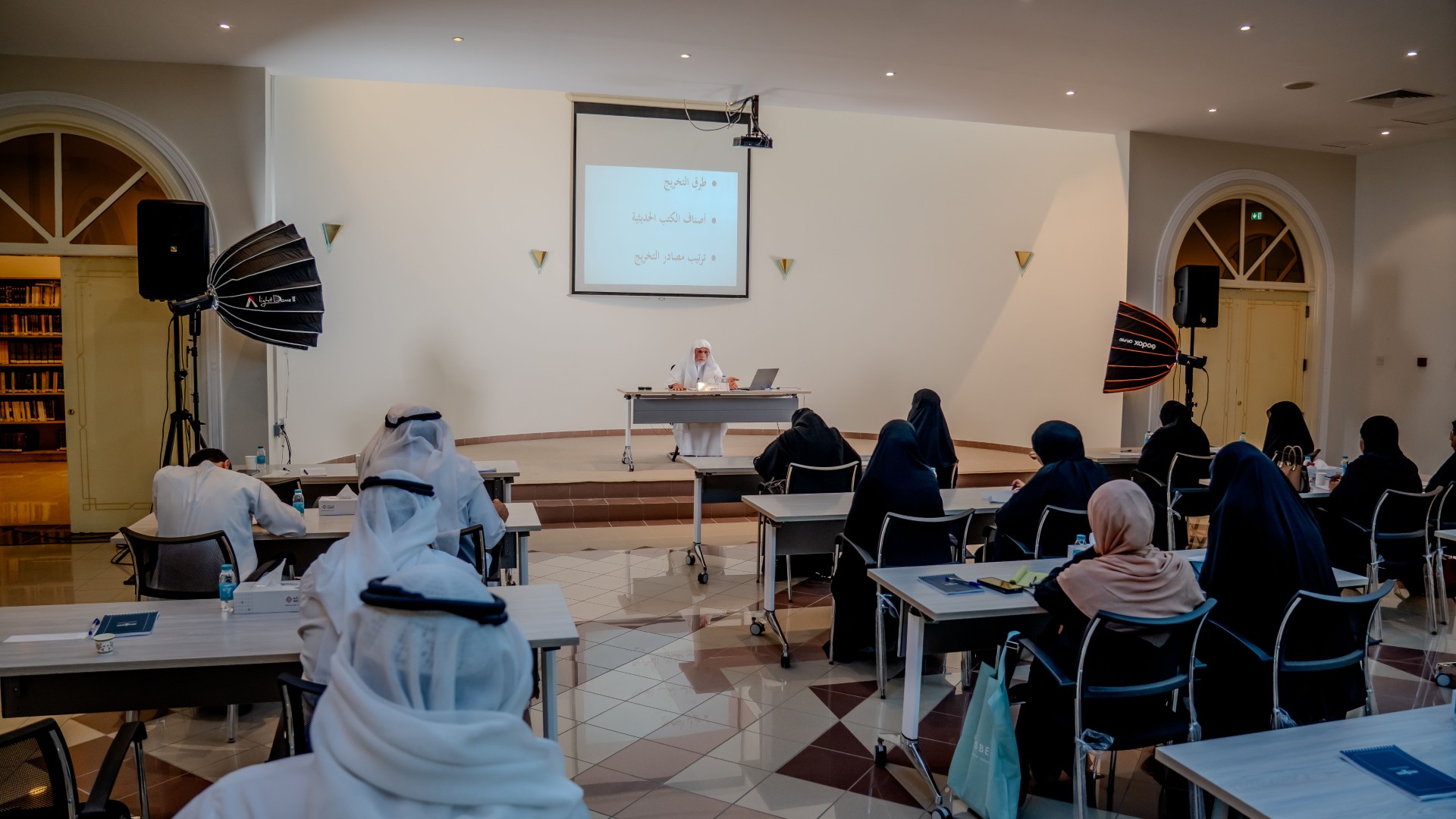 المنتدى الإسلامي في الشارقة يختتم مختبره حول تخريج الحديث النبوي 