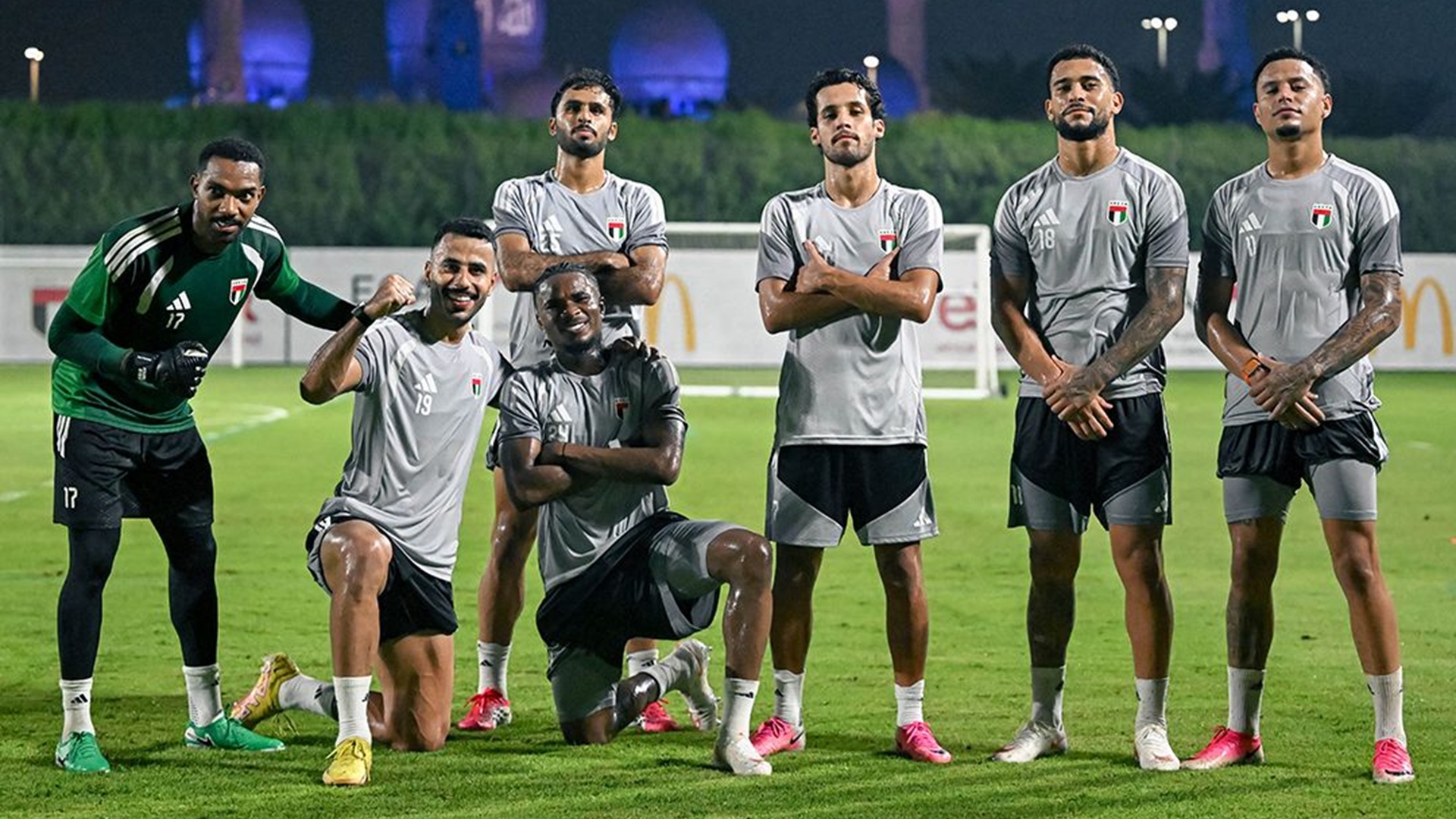 منتخب الإمارات لكرة القدم يواصل استعداداته للمشاركة في "خليجي 27" 