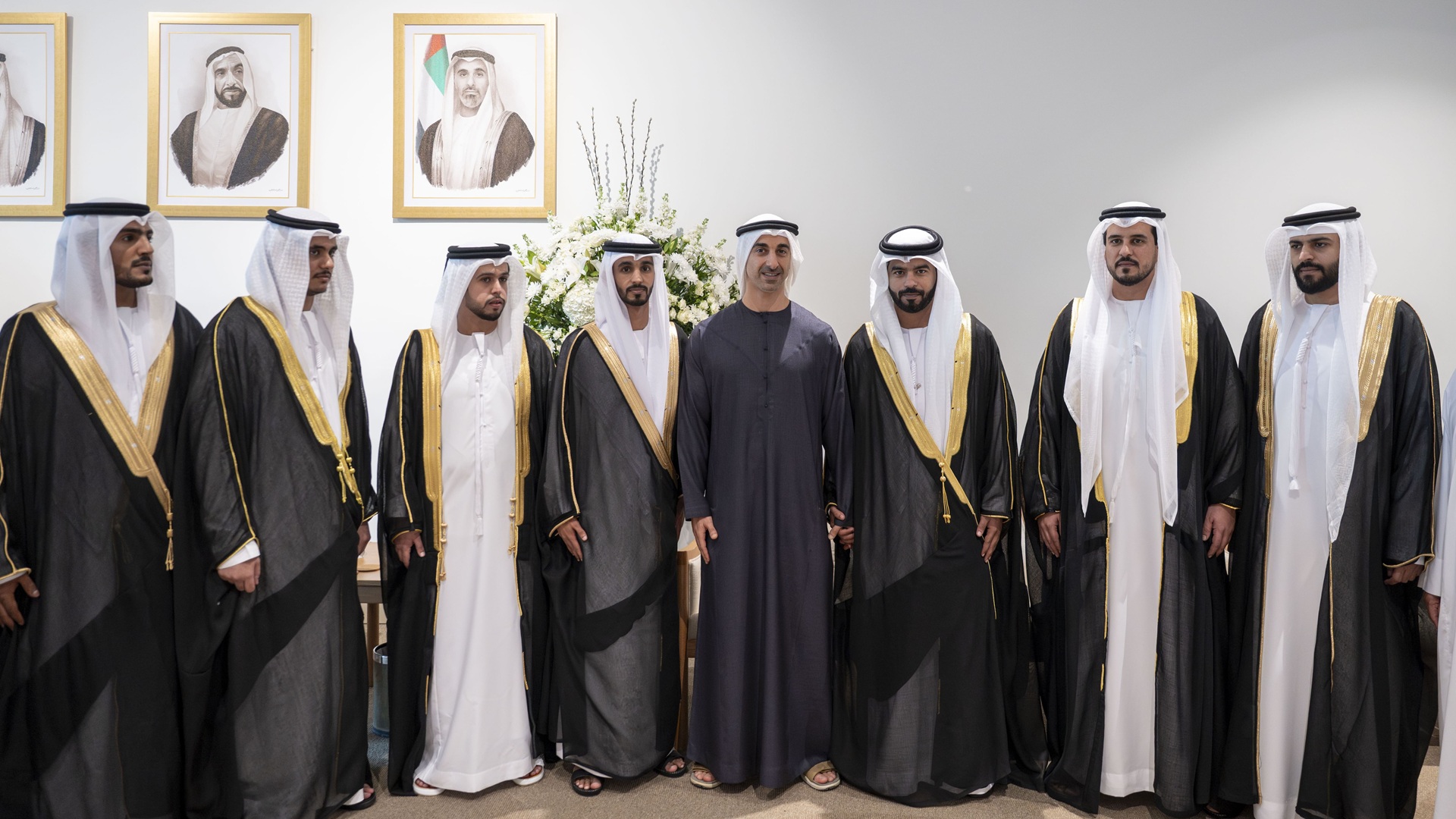 حمدان بن محمد بن زايد يحضر العرس الجماعي لقبيلة العوامر بأبوظبي