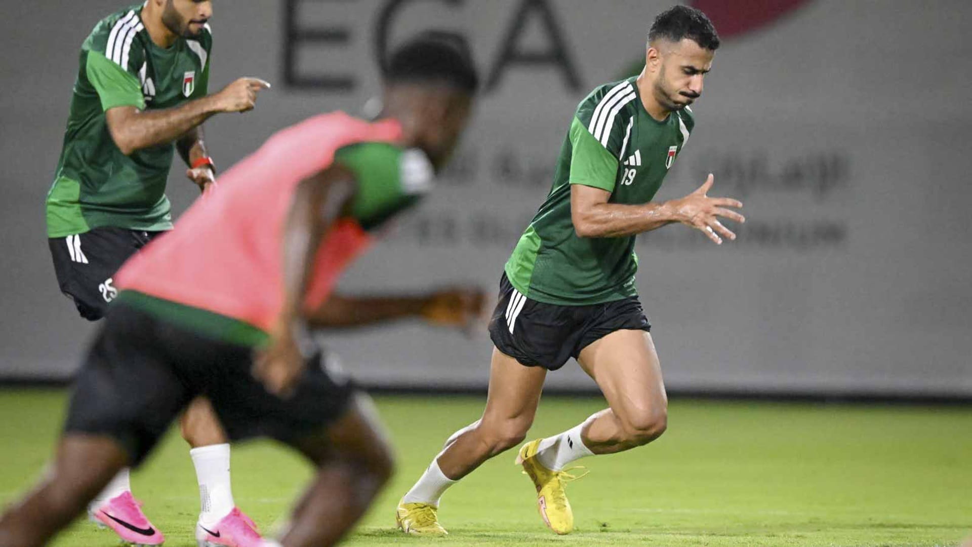 منتخب الإمارات يبدأ تدريباته في جدة استعداداً لانطلاقه في خليجي 27 