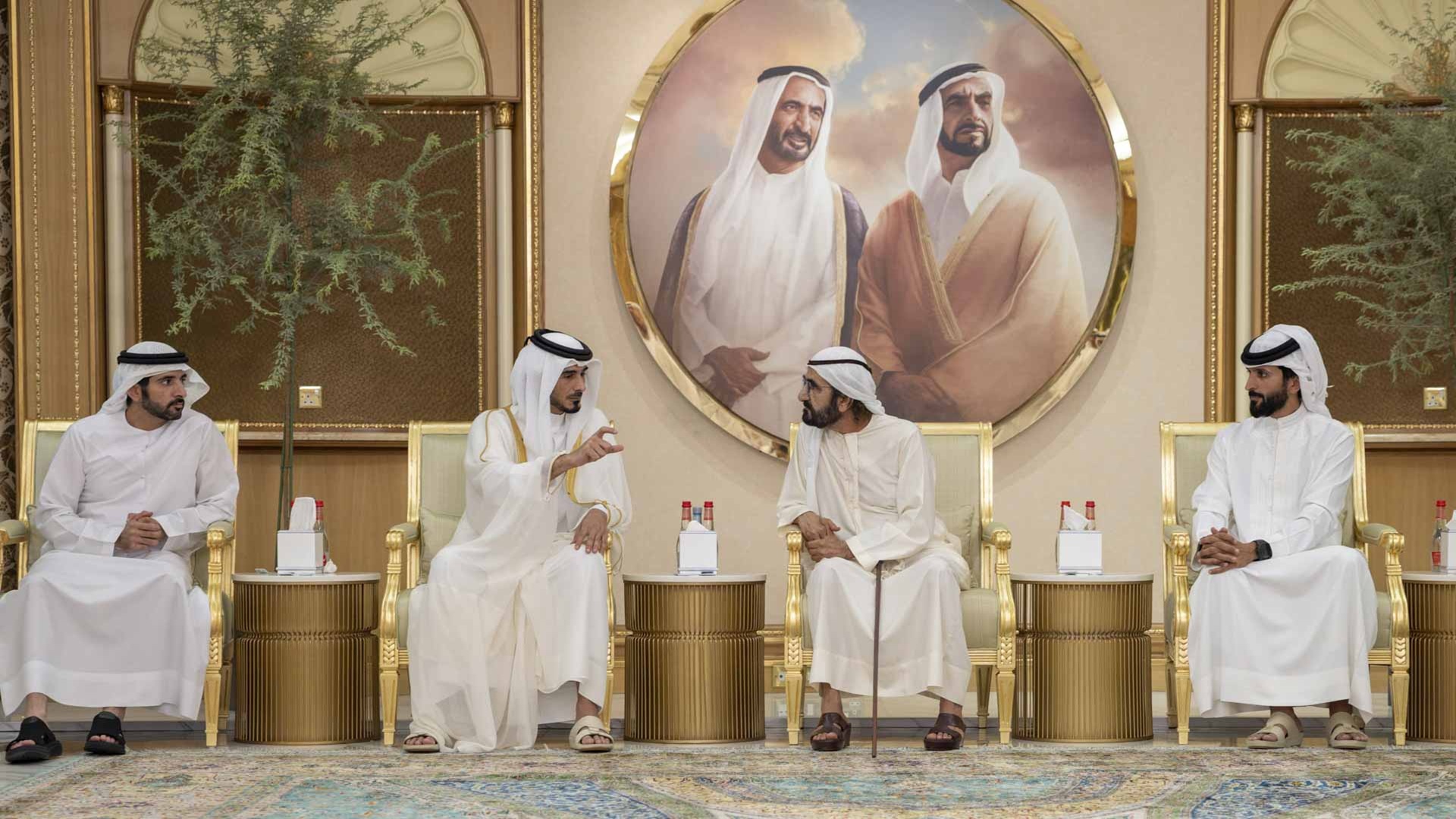 محمد بن راشد يواصل تقبّل التعازي في وفاة أحمد بن راشد 