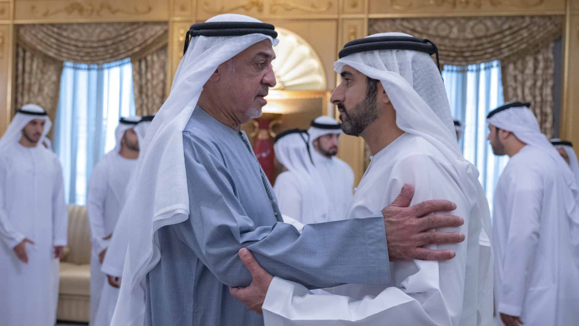 حمدان بن محمد يواصل تقبّل التعازي بوفاة الشيخ أحمد بن راشد 