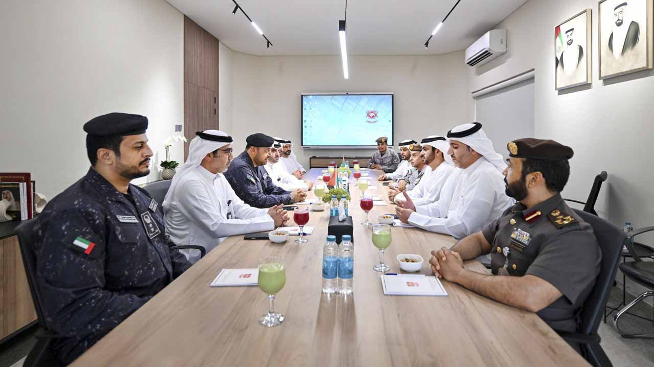 شرطة الشارقة تبحث تعزيز التكامل الأمني والجمركي في المنافذ  