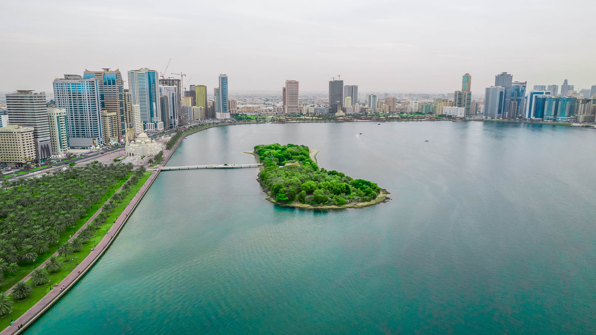 Khalid Lagoon: a magical destination for your vacation