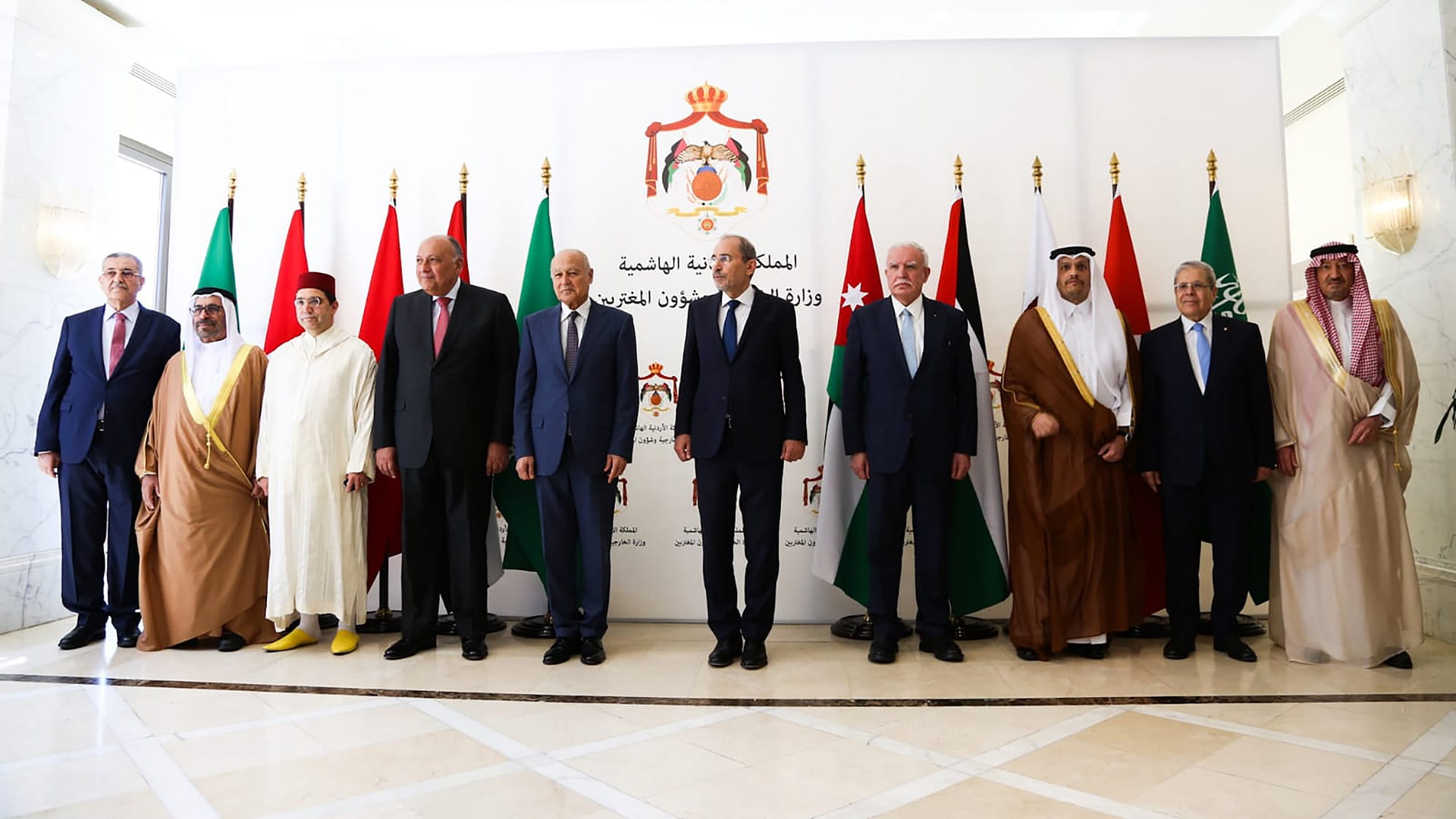 اجتماع عربي بالأردن يبحث مواجهة اعتداءات إسرائيل على الحرم القدسي اجتماع عربي بالأردن يبحث مواجهة اعتداءات إسرائيل على الحرم القدسي